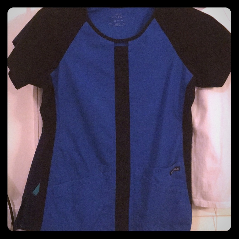BUNDLE SCRUB TOPS